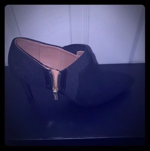 New Black ankle booties